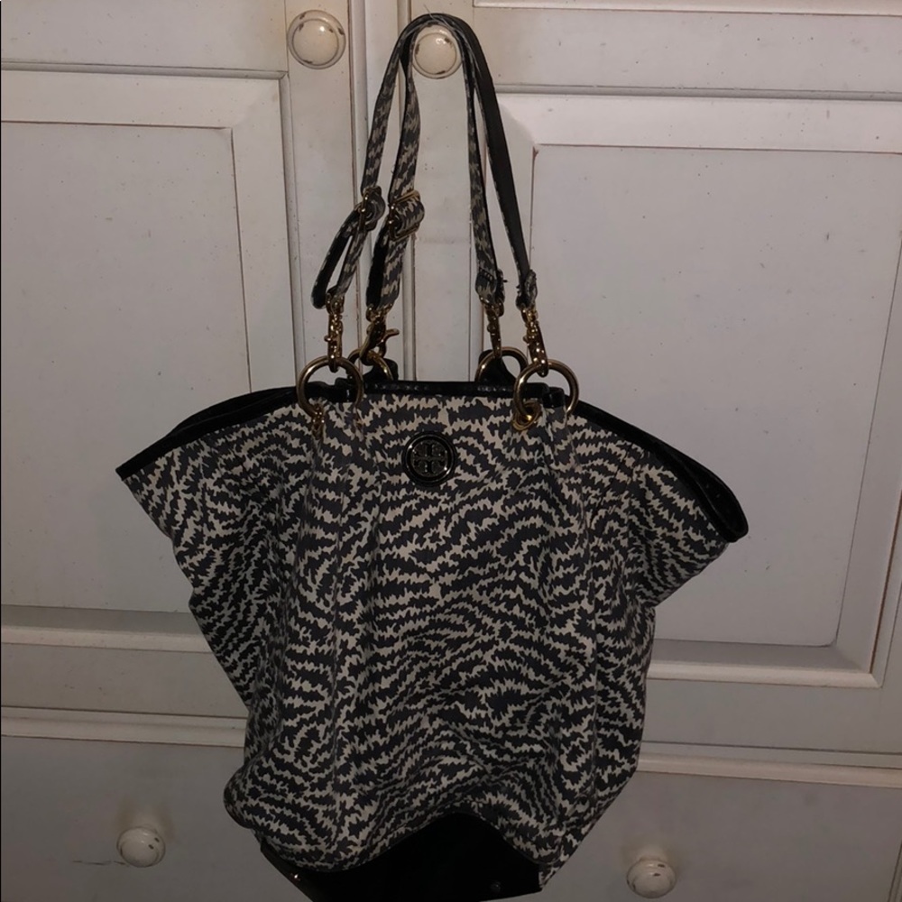 Lightly used Tory Burch bag.